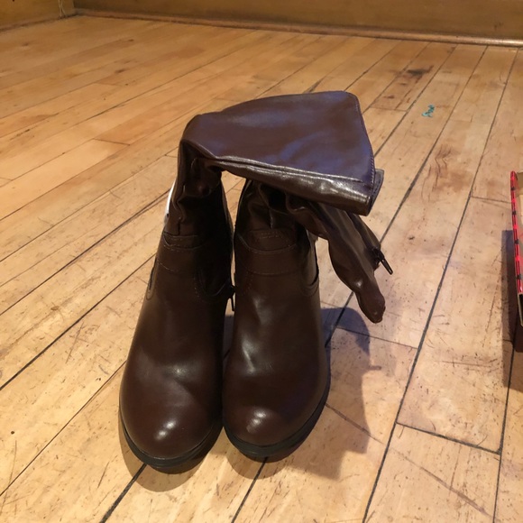 Brand new boots, never worn. - Picture 3 of 5